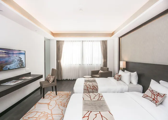 Mulberry Hotel 4*